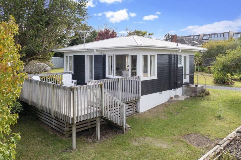 Photo of property in 55 Merani Street, Belmont, Auckland, 0622