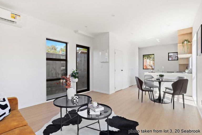 Photo of property in 12/20 Seabrook Avenue, New Lynn, Auckland, 0600