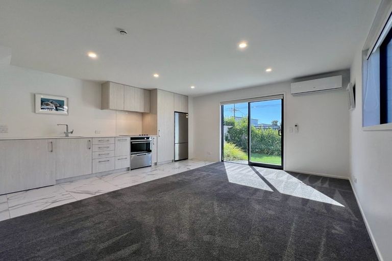 Photo of property in 2/59 Neil Avenue, Te Atatu Peninsula, Auckland, 0610