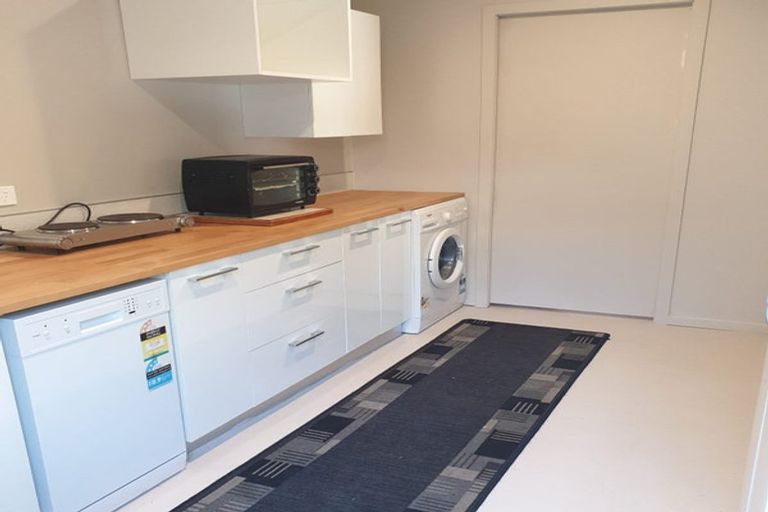 Photo of property in 15 Stonehurst Avenue, Waiuku, 2123