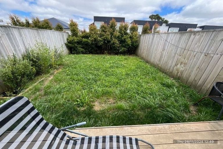 Photo of property in 9/22 James Laurie Street, Henderson, Auckland, 0612
