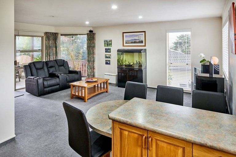 Photo of property in 3 Musket Lane, Whitby, Porirua, 5024