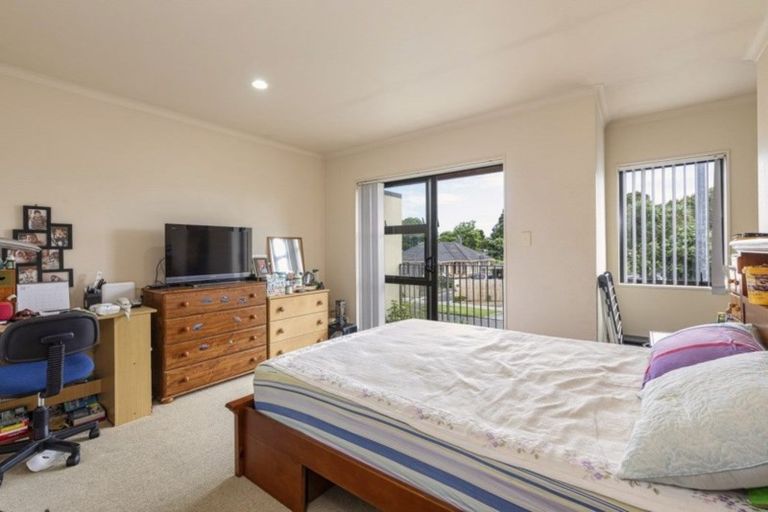 Photo of property in 3/17 Harbour View Road, Te Atatu Peninsula, Auckland, 0610