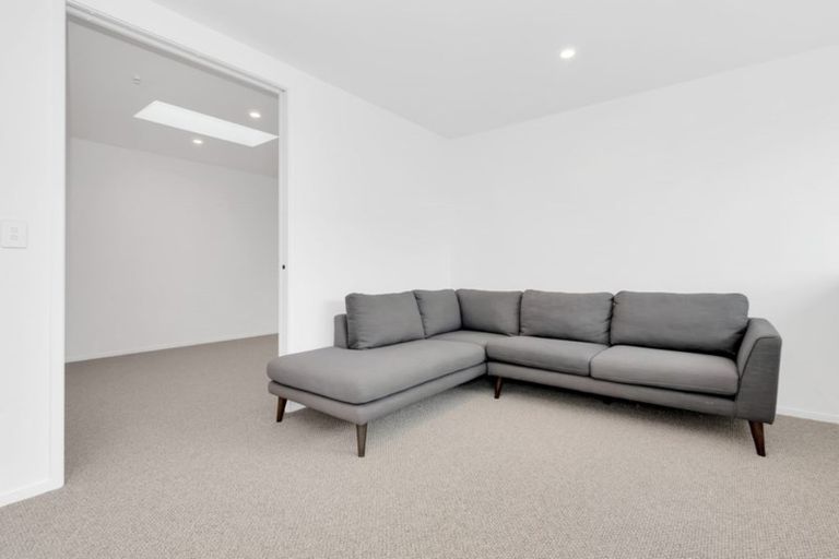 Photo of property in 11 Otira Place, Awapuni, Palmerston North, 4412