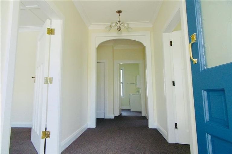 Photo of property in 14 Calvert Road, Moturoa, New Plymouth, 4310