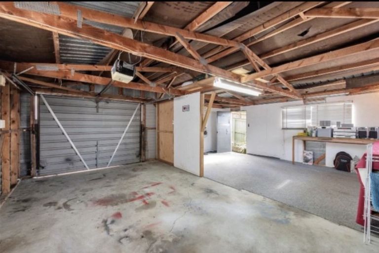 Photo of property in 20 Riserra Drive, Ranui, Auckland, 0612
