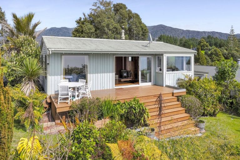 Photo of property in 5 Bydder Terrace, Patons Rock, Takaka, 7182