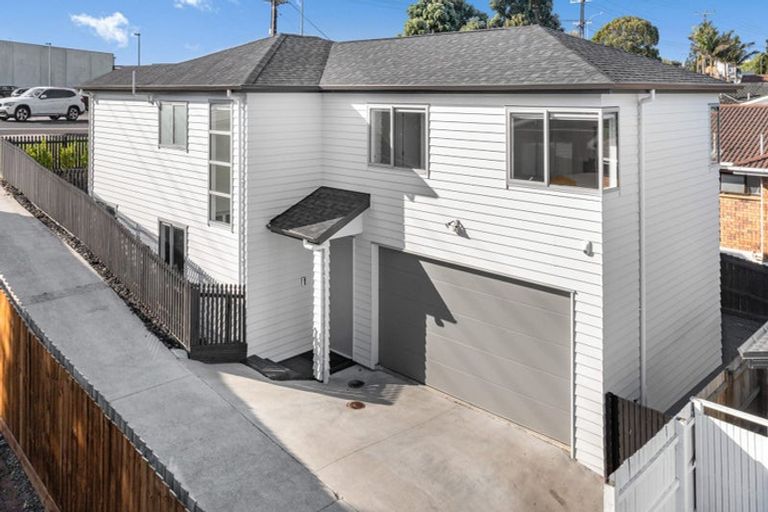 Photo of property in 245a Hobsonville Road, Hobsonville, Auckland, 0618