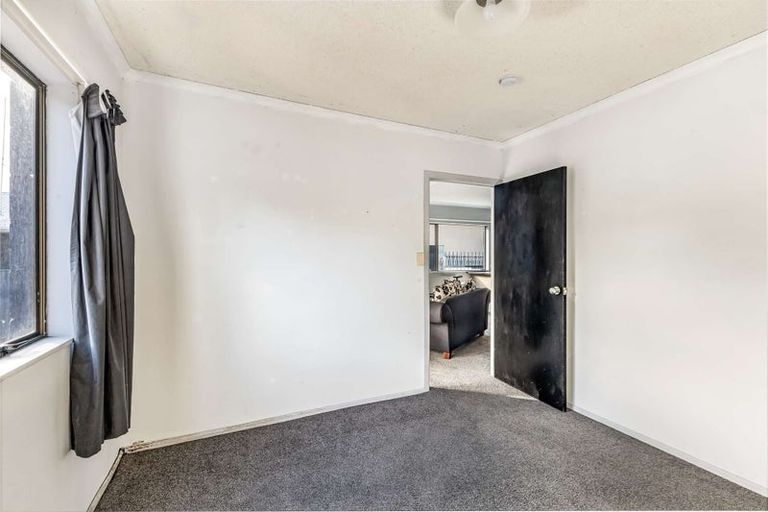 Photo of property in 84 Pioneer Road, Moturoa, New Plymouth, 4310