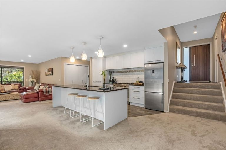 Photo of property in 122 Navigation Drive, Whitby, Porirua, 5024