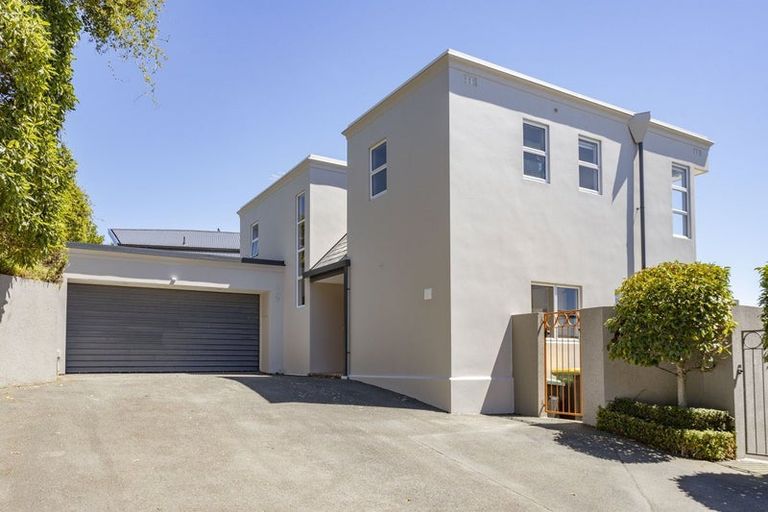 Photo of property in 2/5a Madeley Road, Mount Pleasant, Christchurch, 8081