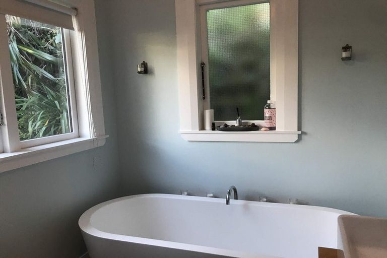 Photo of property in 3 Crieff Street, Northland, Wellington, 6012