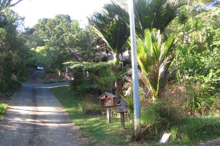 Photo of property in 24 Trelawny Place, Hillcrest, Auckland, 0627