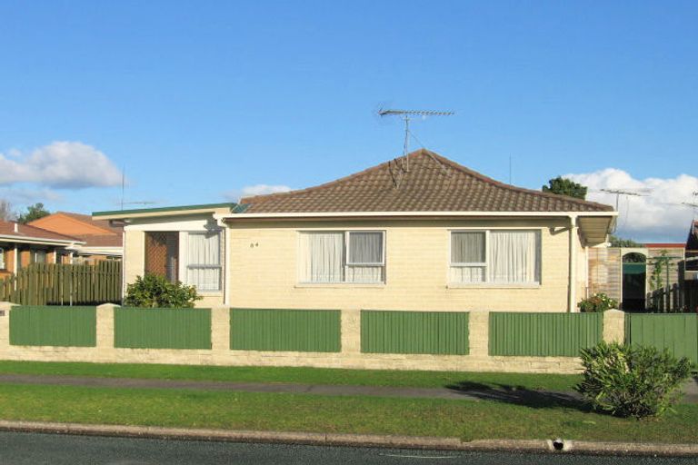 Photo of property in 2/84 Florence Avenue, Orewa, 0931