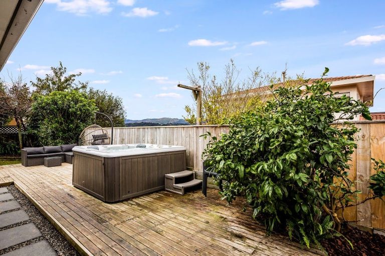 Photo of property in 41 Joseph Banks Drive, Whitby, Porirua, 5024