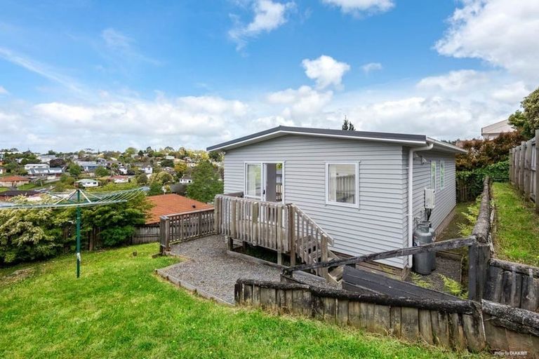 Photo of property in 48 Solar Road, Glen Eden, Auckland, 0602