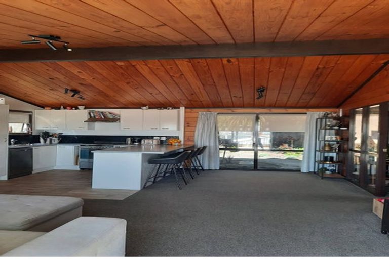 Photo of property in 98 Conclusion Street, Ascot Park, Porirua, 5024