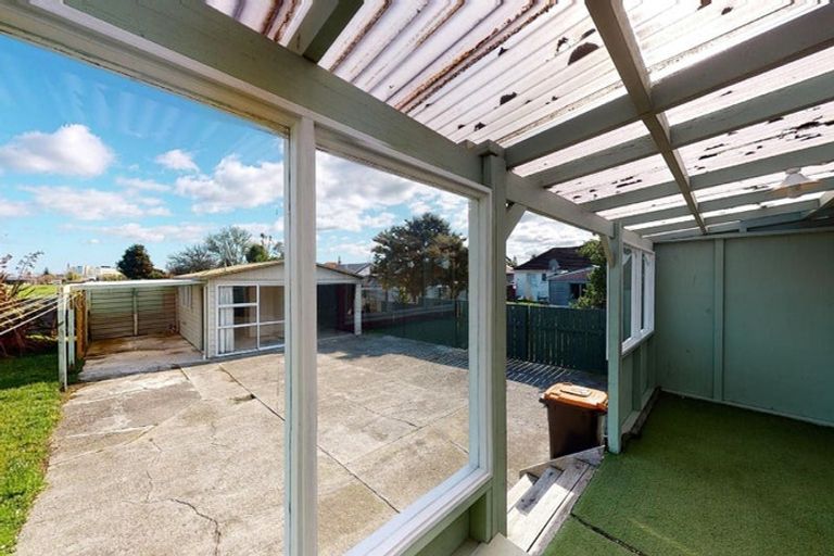 Photo of property in 20 Esk Street, Roslyn, Palmerston North, 4414