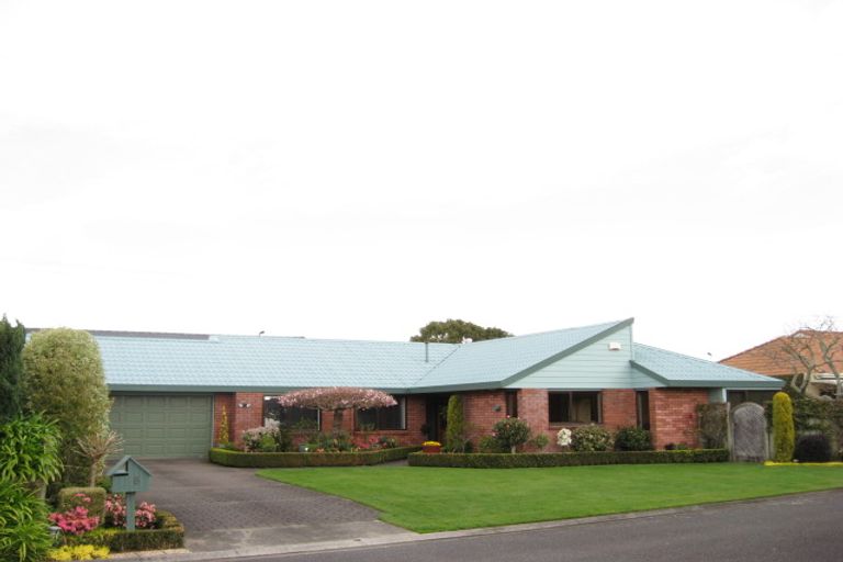 Photo of property in 5 Del Mar Place, Merrilands, New Plymouth, 4312