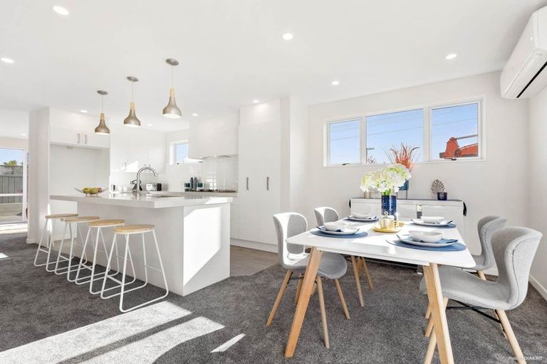 Photo of property in 4 Crieff Place, Te Atatu Peninsula, Auckland, 0610