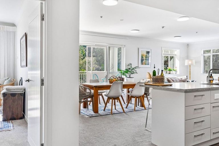 Photo of property in 90 Eaves Bush Parade, Orewa, 0931