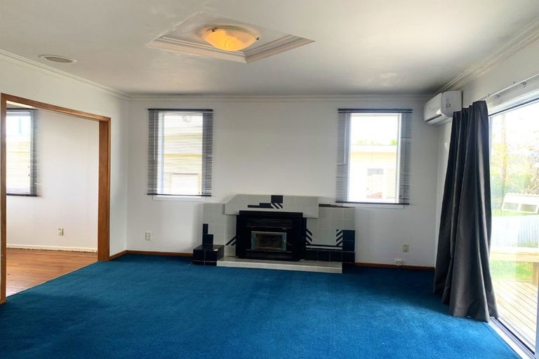 Photo of property in 1/204 Sturges Road, Henderson, Auckland, 0612