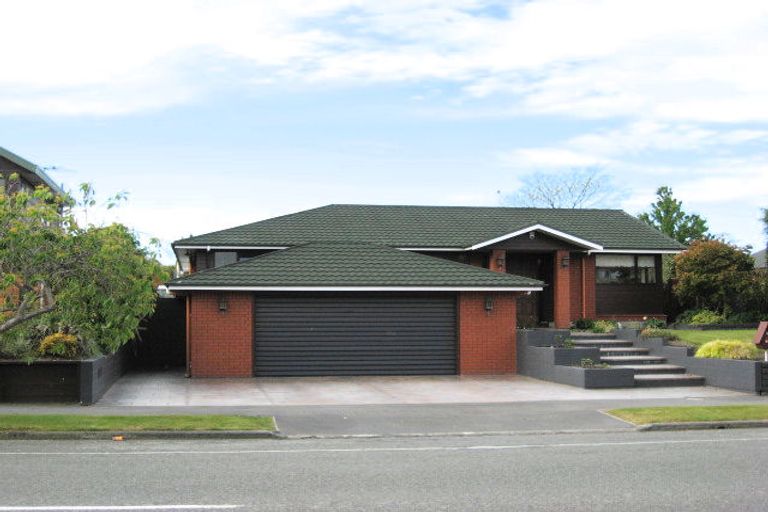 Photo of property in 208 Maidstone Road, Avonhead, Christchurch, 8042