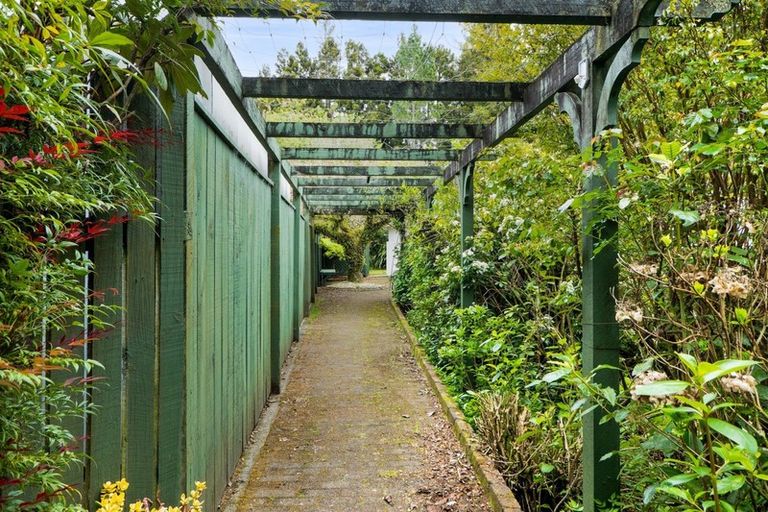 Photo of property in 24 Tainui Terrace, Inglewood, 4330