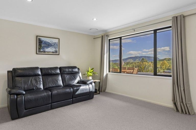 Photo of property in 11 Dalmore Way, Acacia Bay, Taupo, 3385