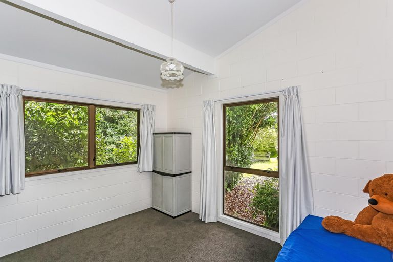Photo of property in 120 Racecourse Road, Waiuku, 2123