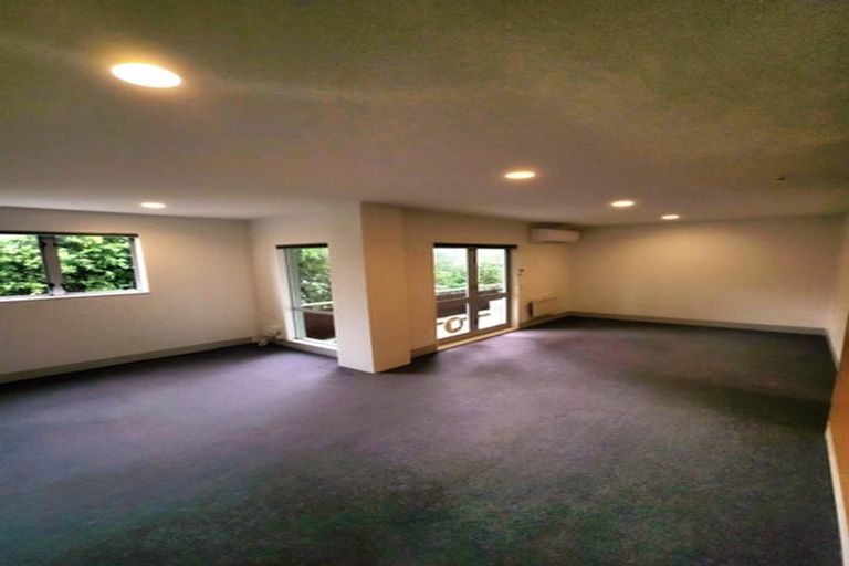 Photo of property in 112u2 Mairangi Road, Wilton, Wellington, 6012