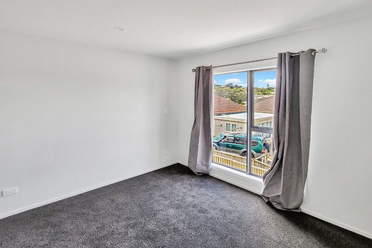 Photo of property in 5/12 Mana Avenue, Titahi Bay, Porirua, 5022