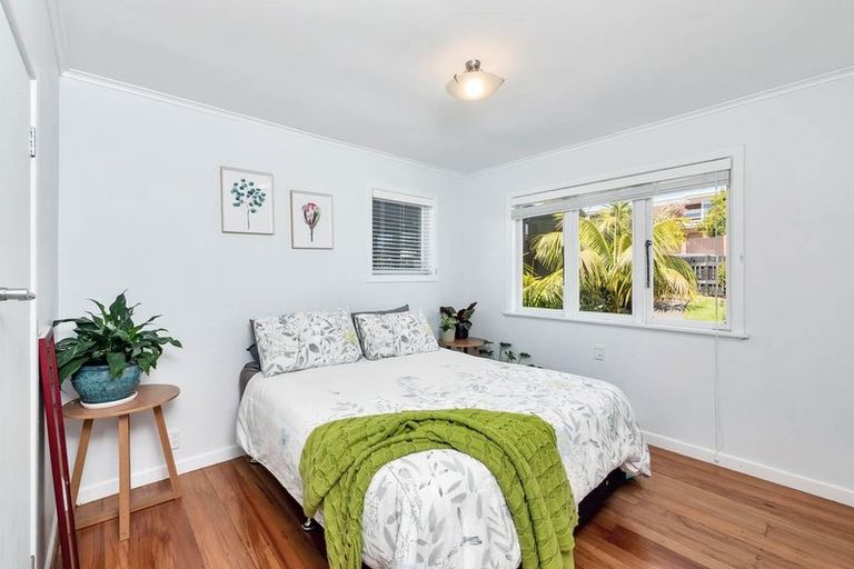 Photo of property in 1 Newington Road, Henderson, Auckland, 0612