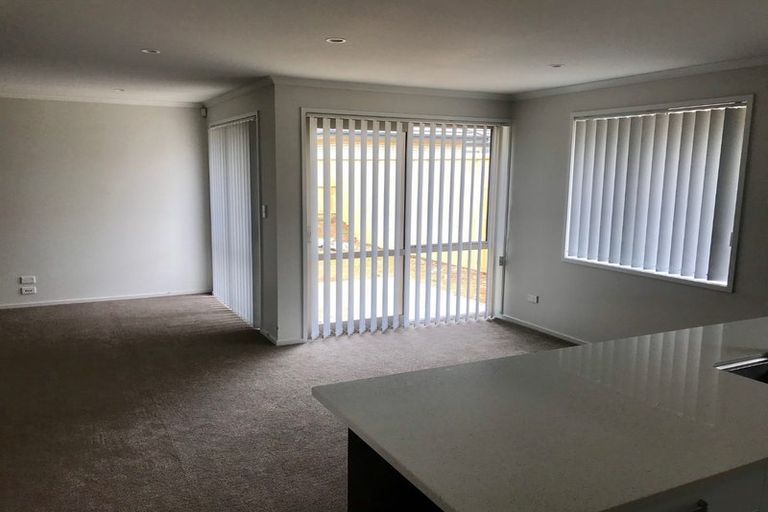 Photo of property in 19 Perla Road, Pukekohe, 2120