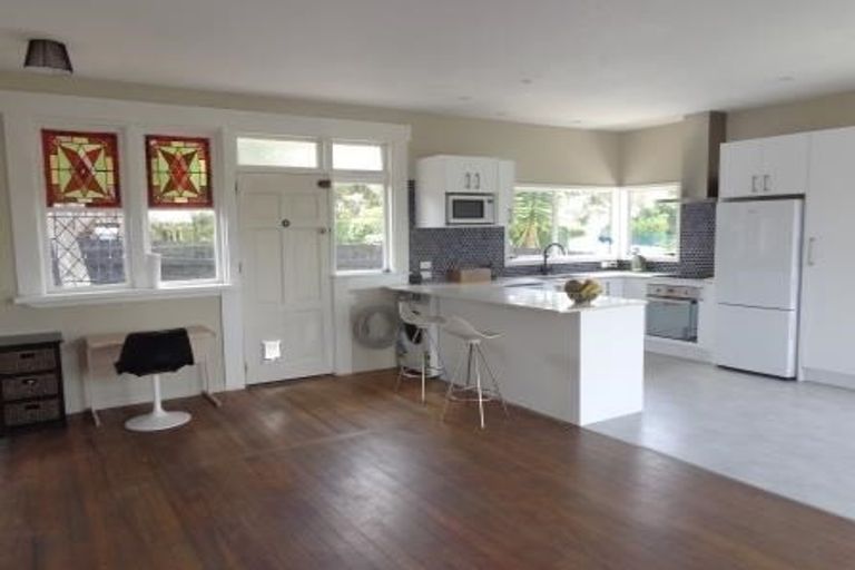 Photo of property in 29 Tahi Terrace, Glen Eden, Auckland, 0602