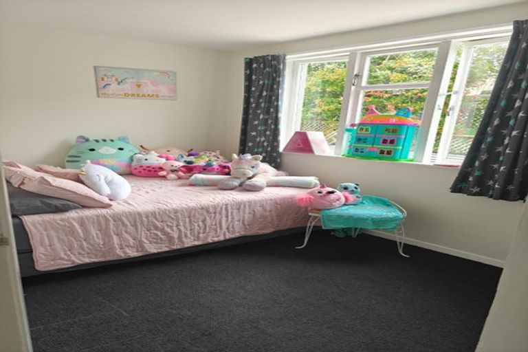 Photo of property in 11 Oak Street, Ebdentown, Upper Hutt, 5018