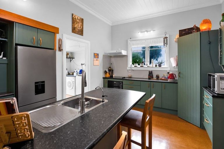 Photo of property in 237 South Road, Hawera, 4610