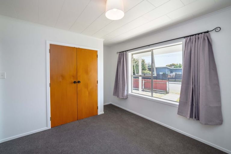Photo of property in 72 New York Street, Martinborough, 5711