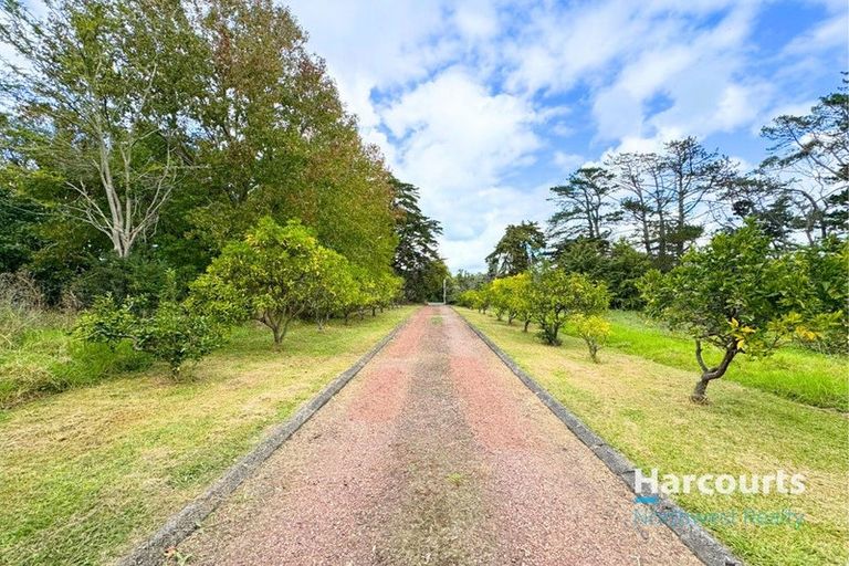 Photo of property in 86 Tawa Road, Kumeu, 0891