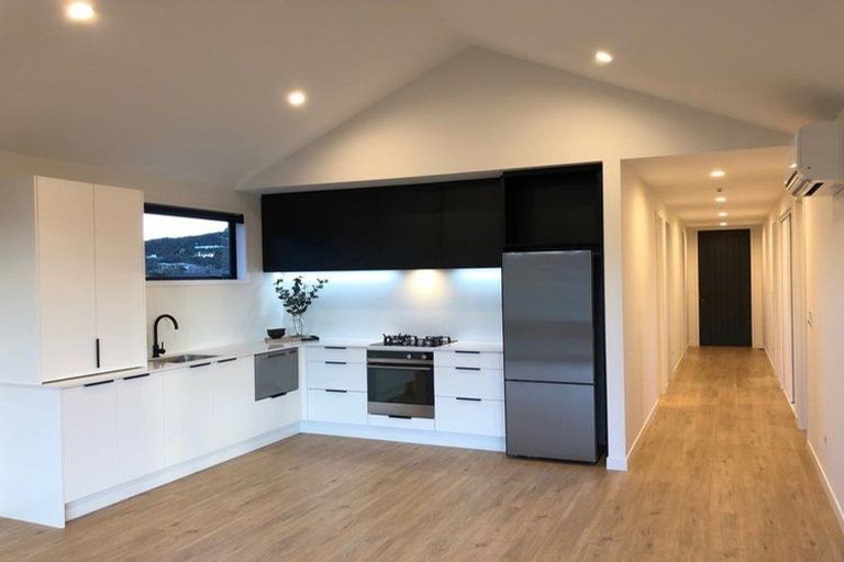 Photo of property in 15 Mount Creighton Crescent, Wanaka, 9305