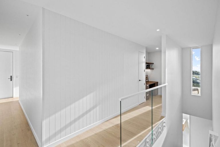 Photo of property in 13 Saint Remy Lane, Redcliffs, Christchurch, 8081