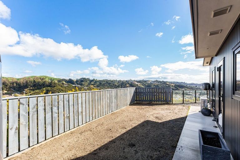 Photo of property in 9 Trysail Place, Whitby, Porirua, 5024