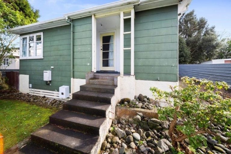 Photo of property in 170 South Road, Hawera, 4610