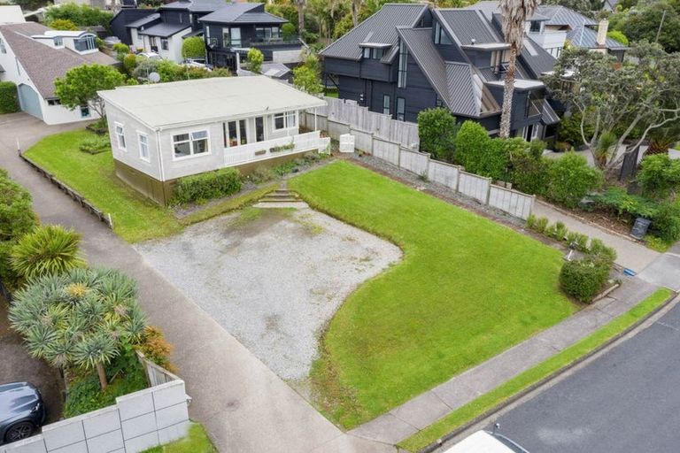 Photo of property in 4b View Road, Campbells Bay, Auckland, 0630