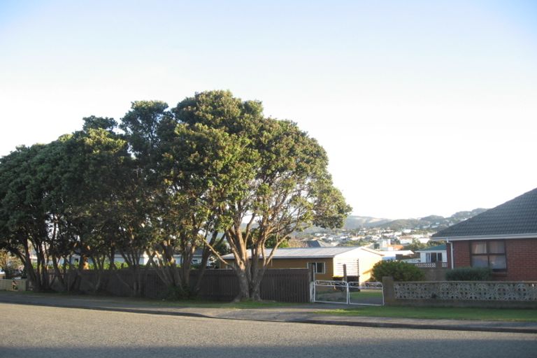 Photo of property in 2 Mana Avenue, Titahi Bay, Porirua, 5022