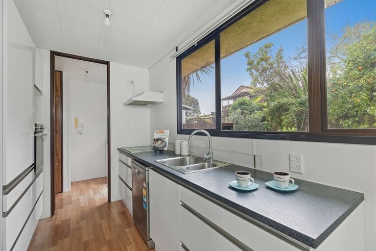 Photo of property in 16 Sarajevo Place, Massey, Auckland, 0614