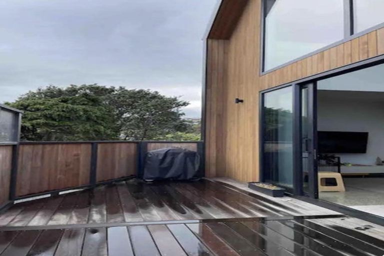 Photo of property in 14a Middleton Road, Johnsonville, Wellington, 6037