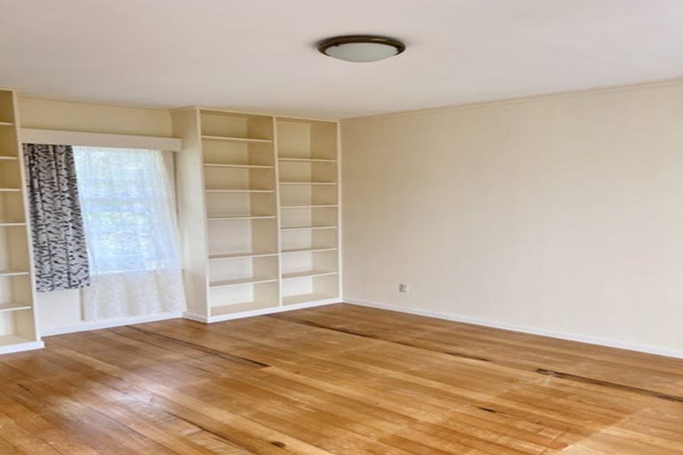 Photo of property in 54 Redlands Grove, Swanson, Auckland, 0612