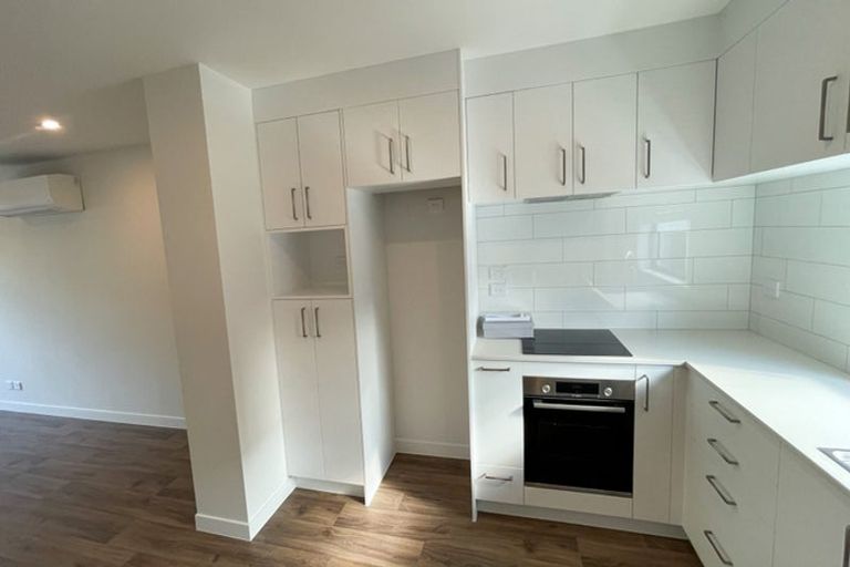 Photo of property in 13 Whanui Place, Mangere Bridge, Auckland, 2022