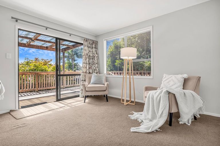 Photo of property in 7 Panzic Place, Glen Eden, Auckland, 0602